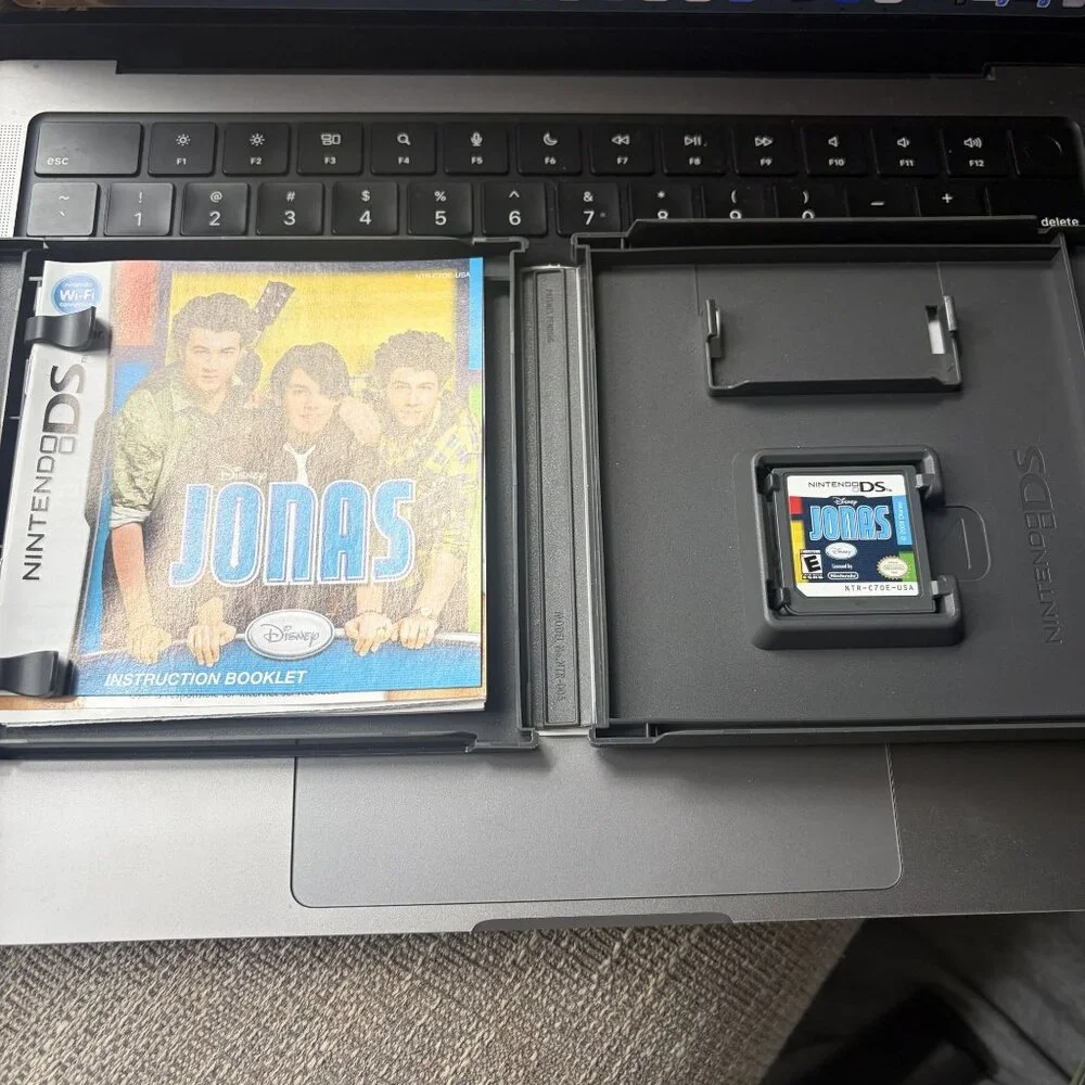 Disney Jonas Nintendo DS Game Complete Case Manual 2009 Y2K 00s Music